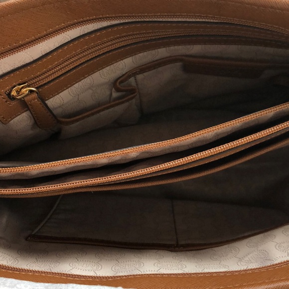 AUTHENTIC NEW Michael Kors Jet Set Travel Bag - Picture 4 of 8